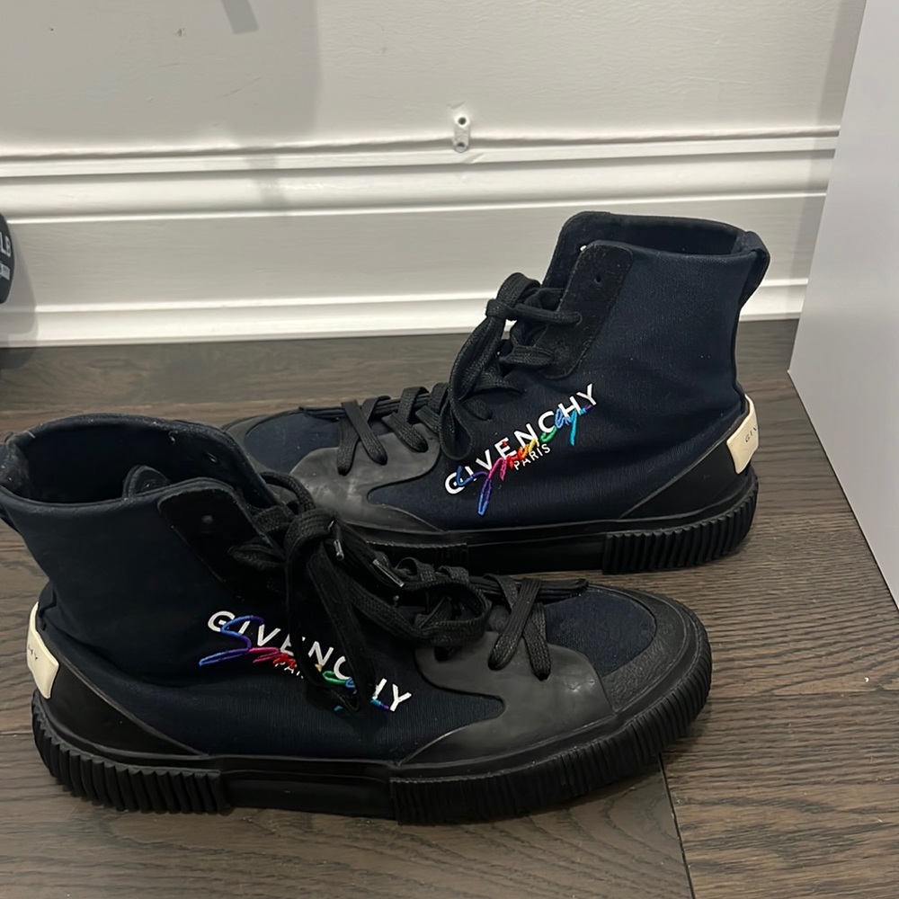 Men’s Givenchy sneaker